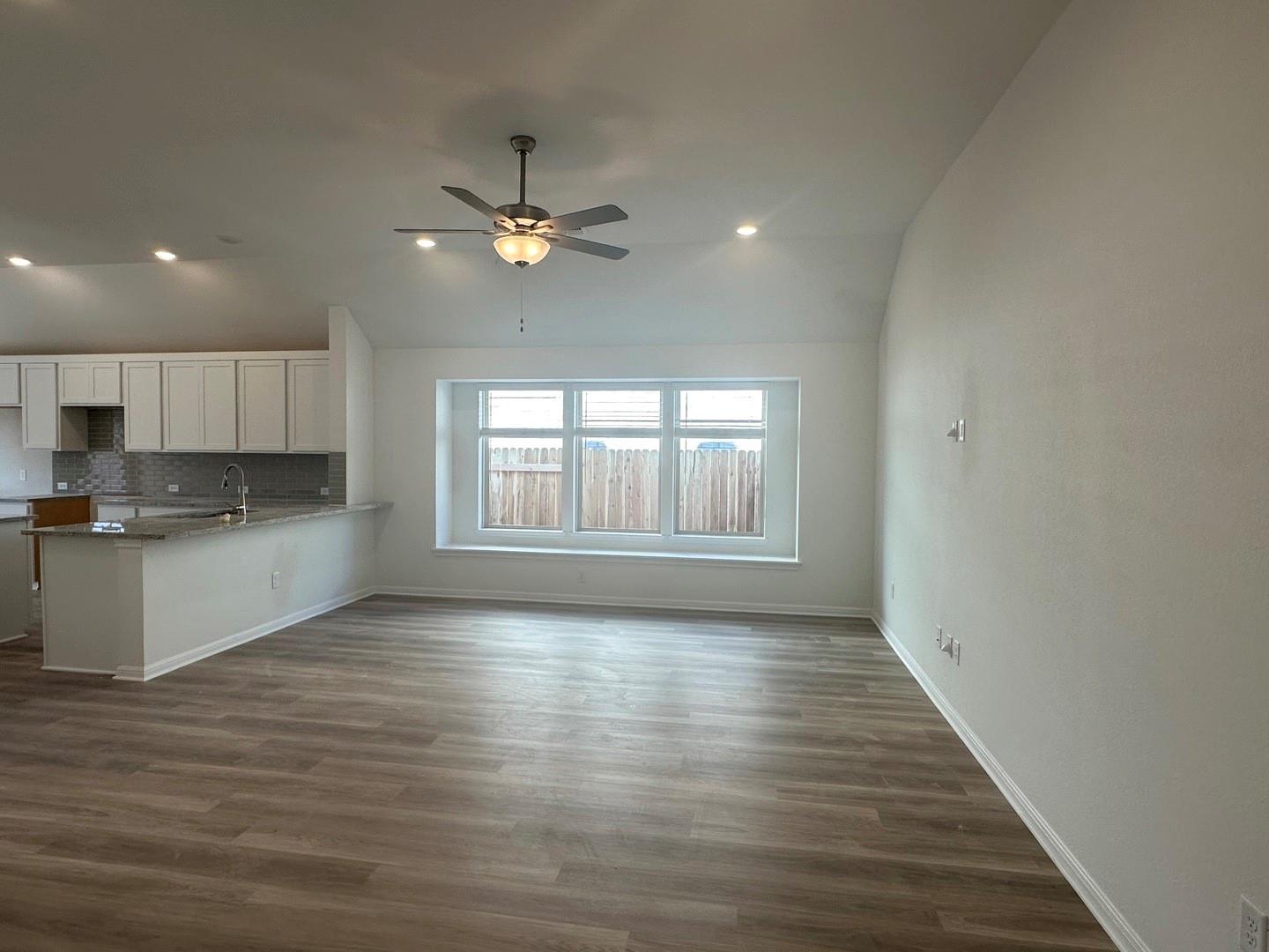 314 Bay Breeze Dr, Kyle, TX 78640