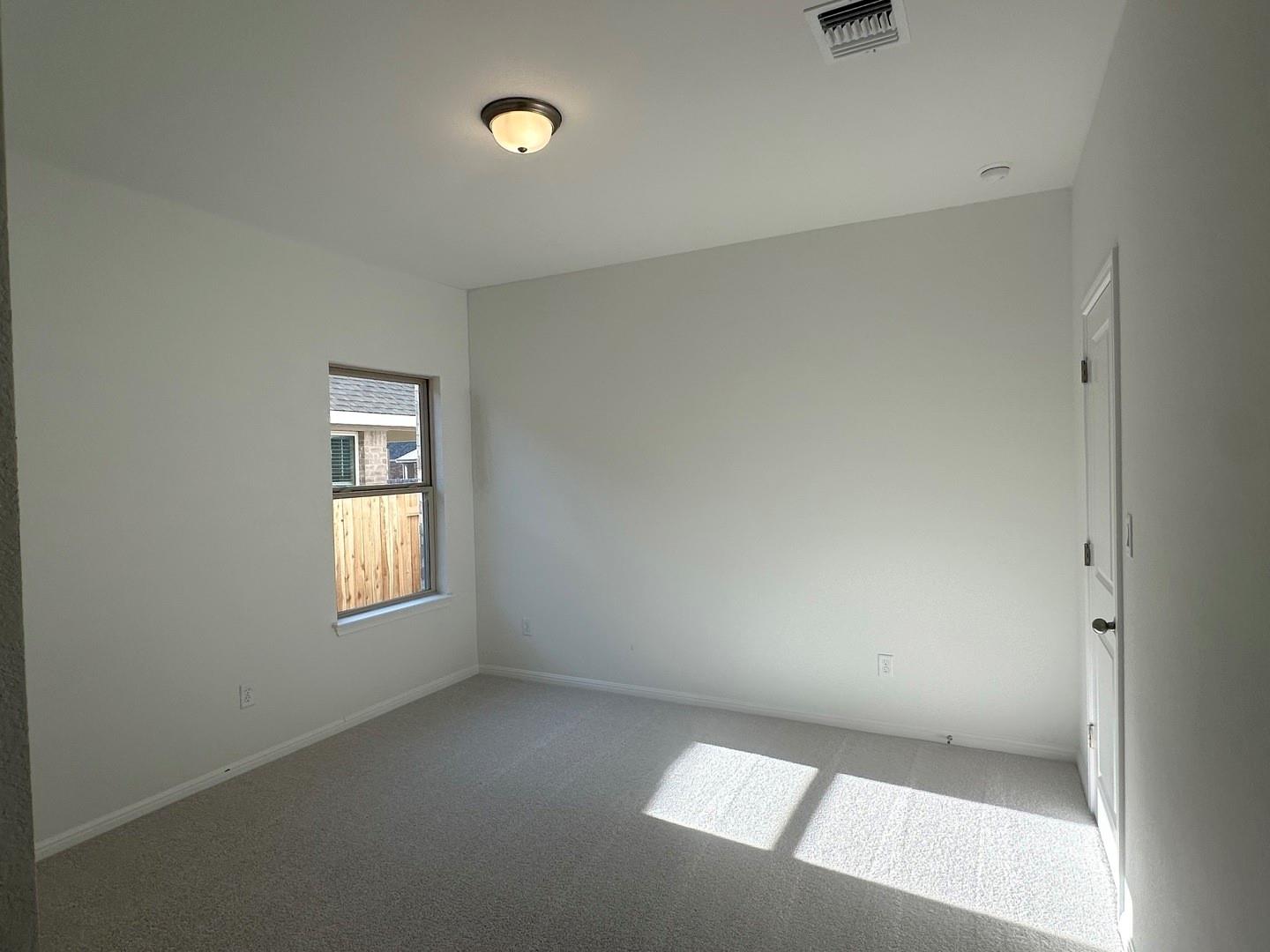 304 Bay Breeze Dr, Kyle, TX 78640