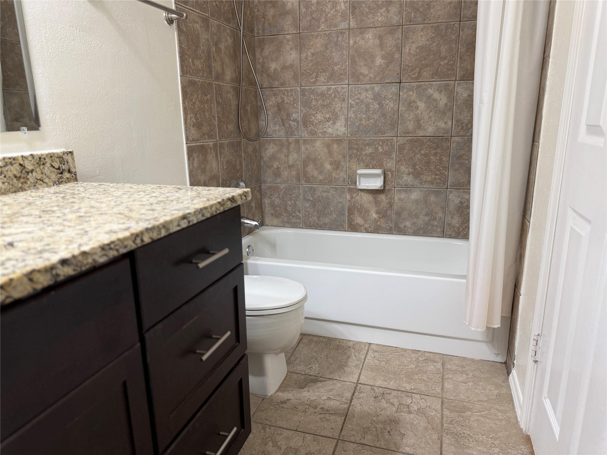 700 S 1st St # 203, Austin, TX 78704