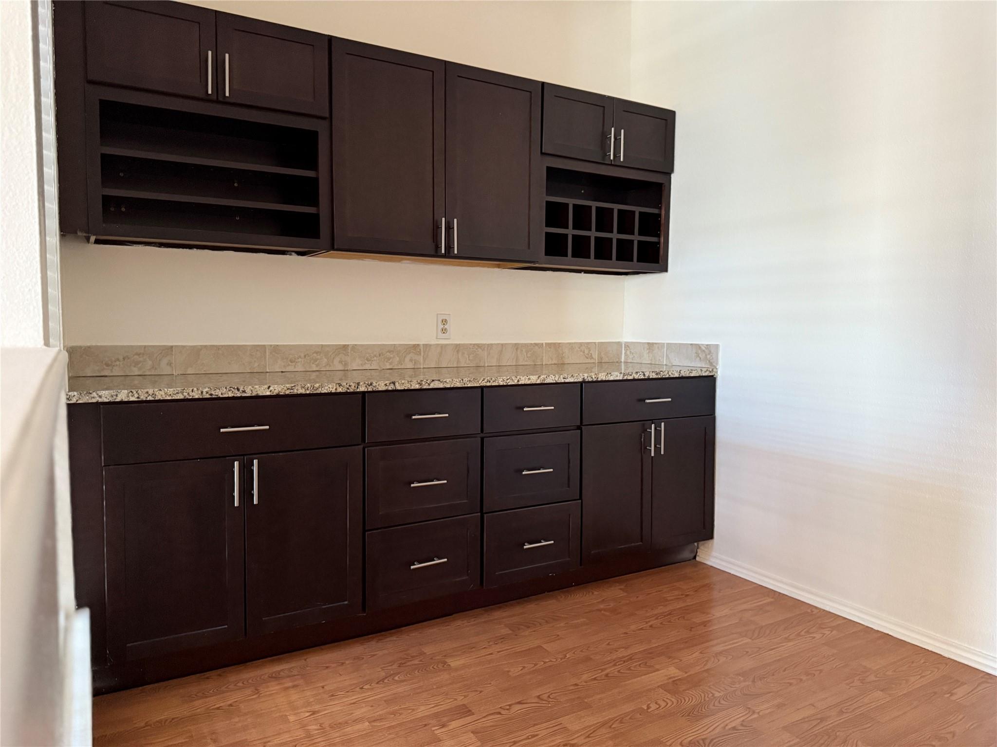 700 S 1st St # 203, Austin, TX 78704