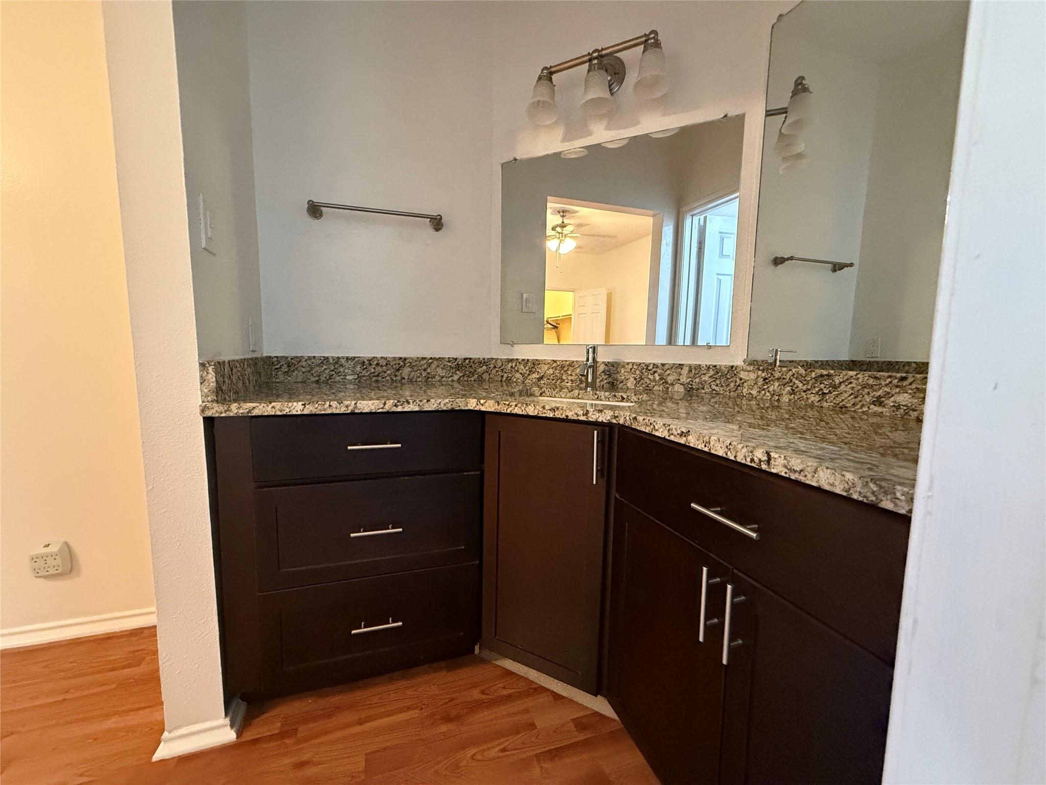 700 S 1st St # 203, Austin, TX 78704