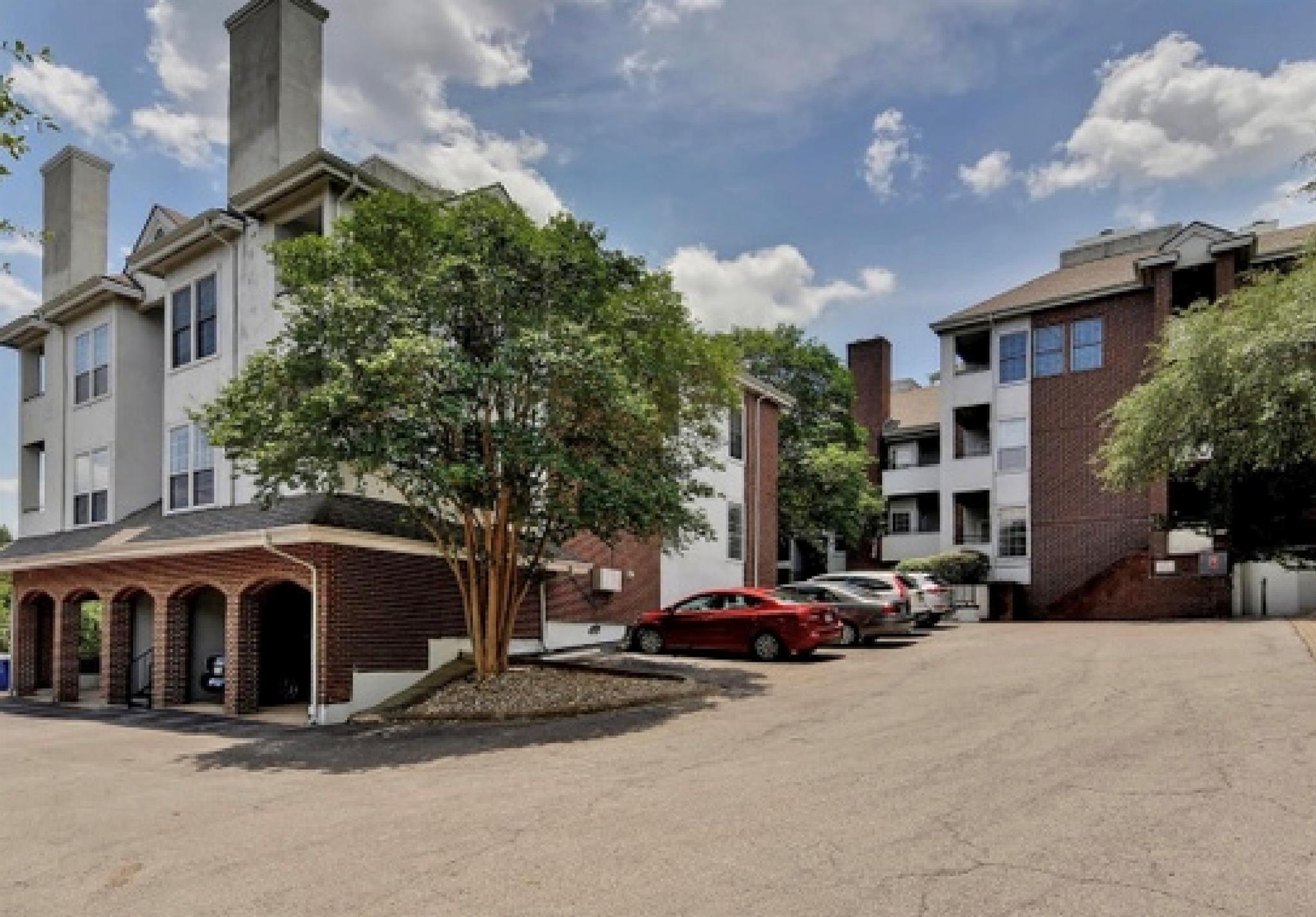 700 S 1st St # 203, Austin, TX 78704