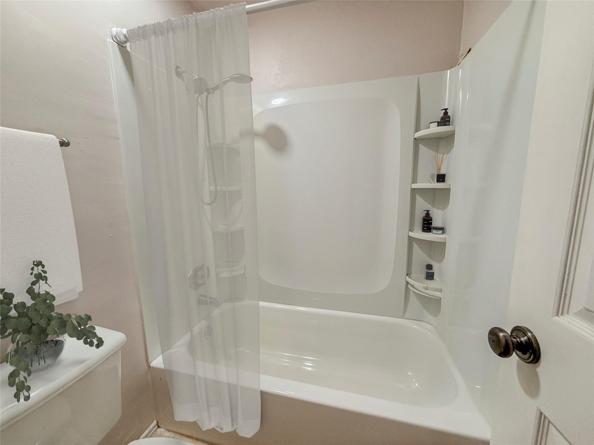 700 S 1st St # 203, Austin, TX 78704