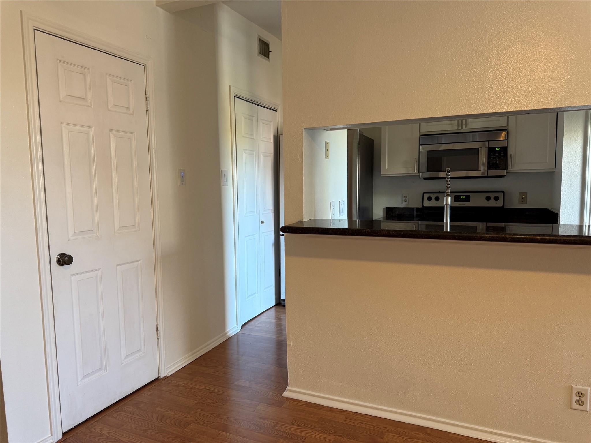 700 S 1st St # 203, Austin, TX 78704