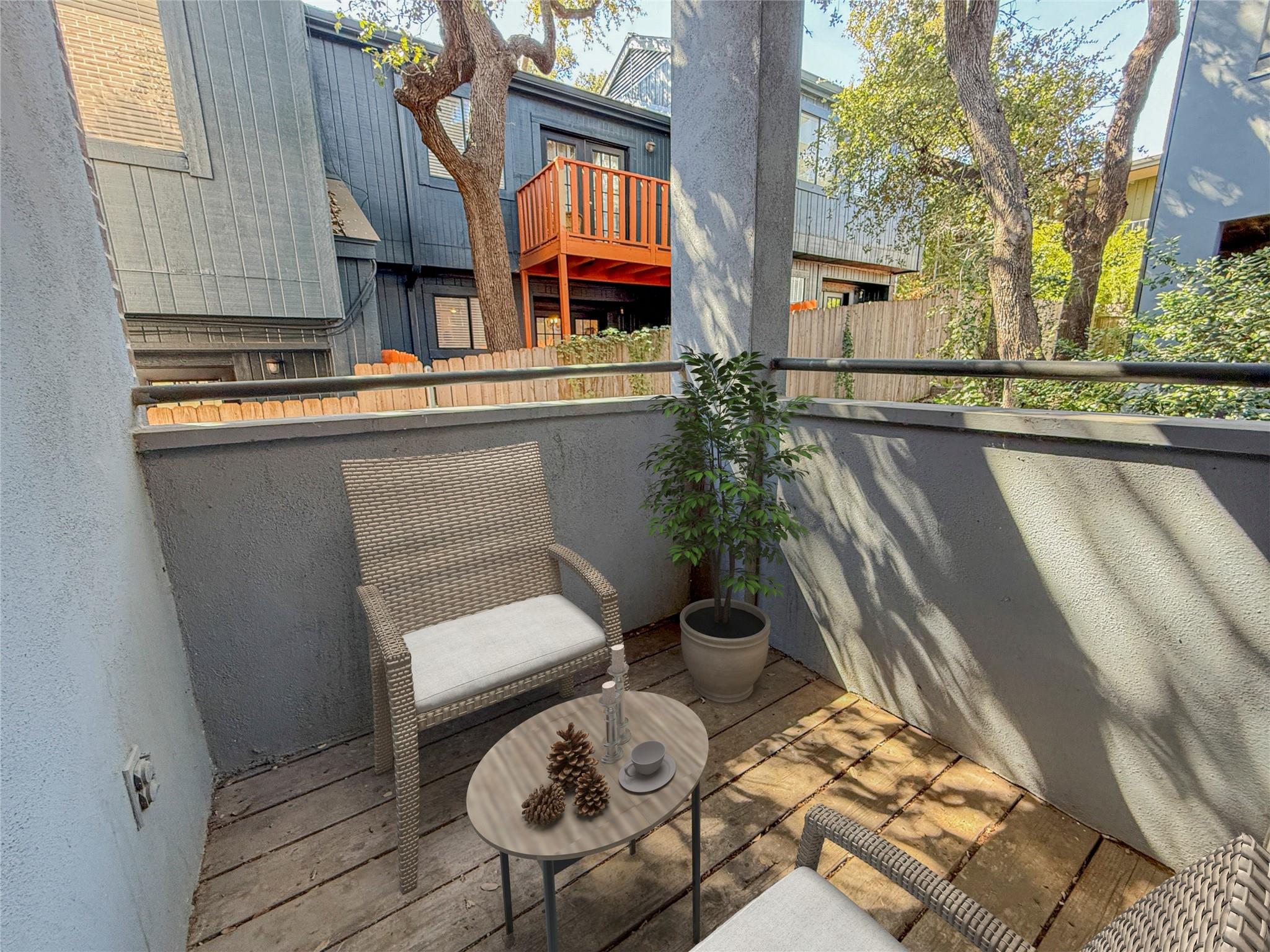 700 S 1st St # 203, Austin, TX 78704