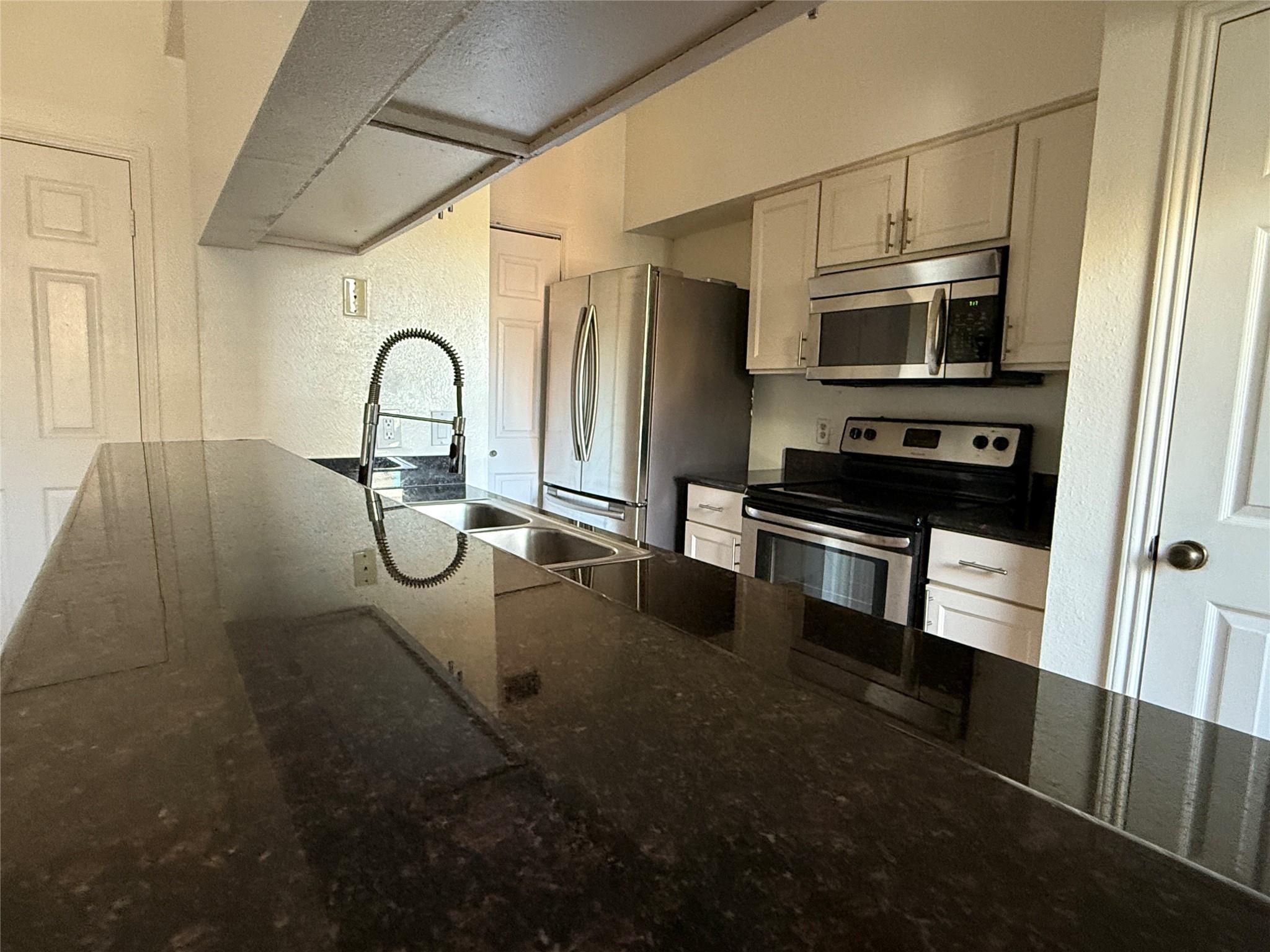 700 S 1st St # 203, Austin, TX 78704