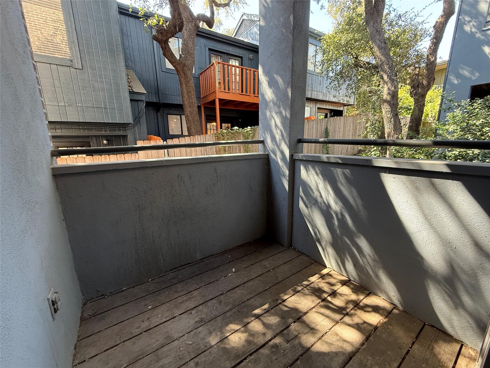 700 S 1st St # 203, Austin, TX 78704