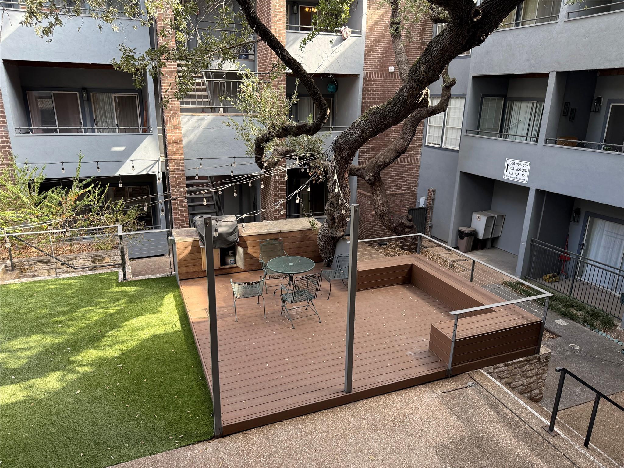 700 S 1st St # 203, Austin, TX 78704