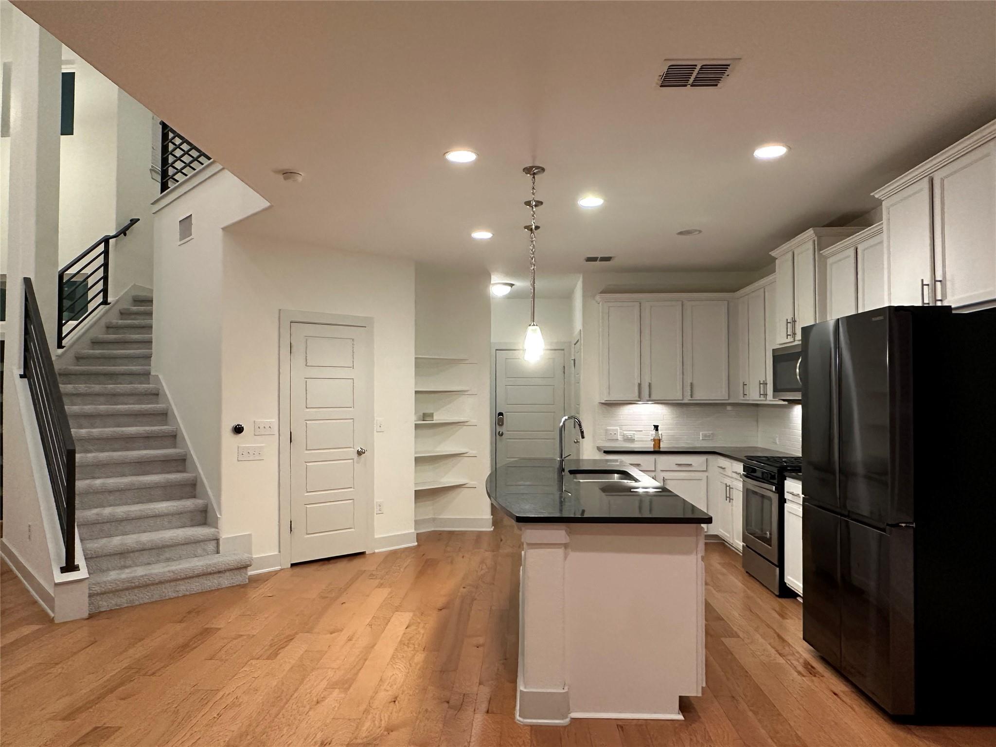 7301 Oberon St, Austin, TX 78741