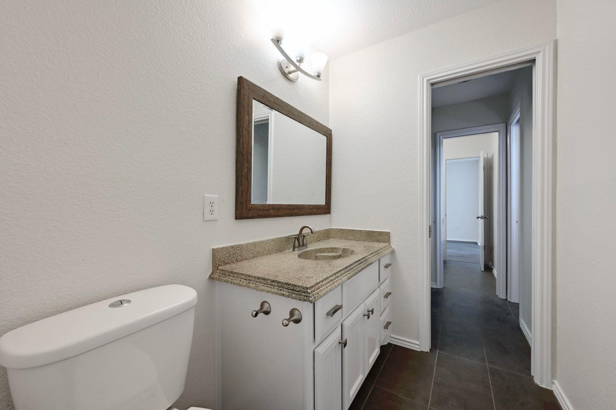 201 Comanche Cp, Kyle, TX 78640