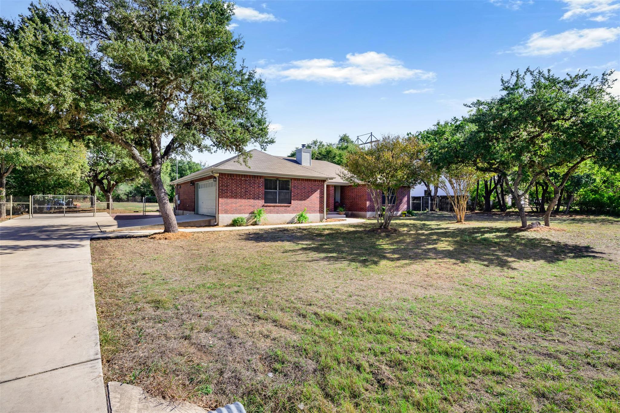 318 Hunter Rdg, San Marcos, TX 78666