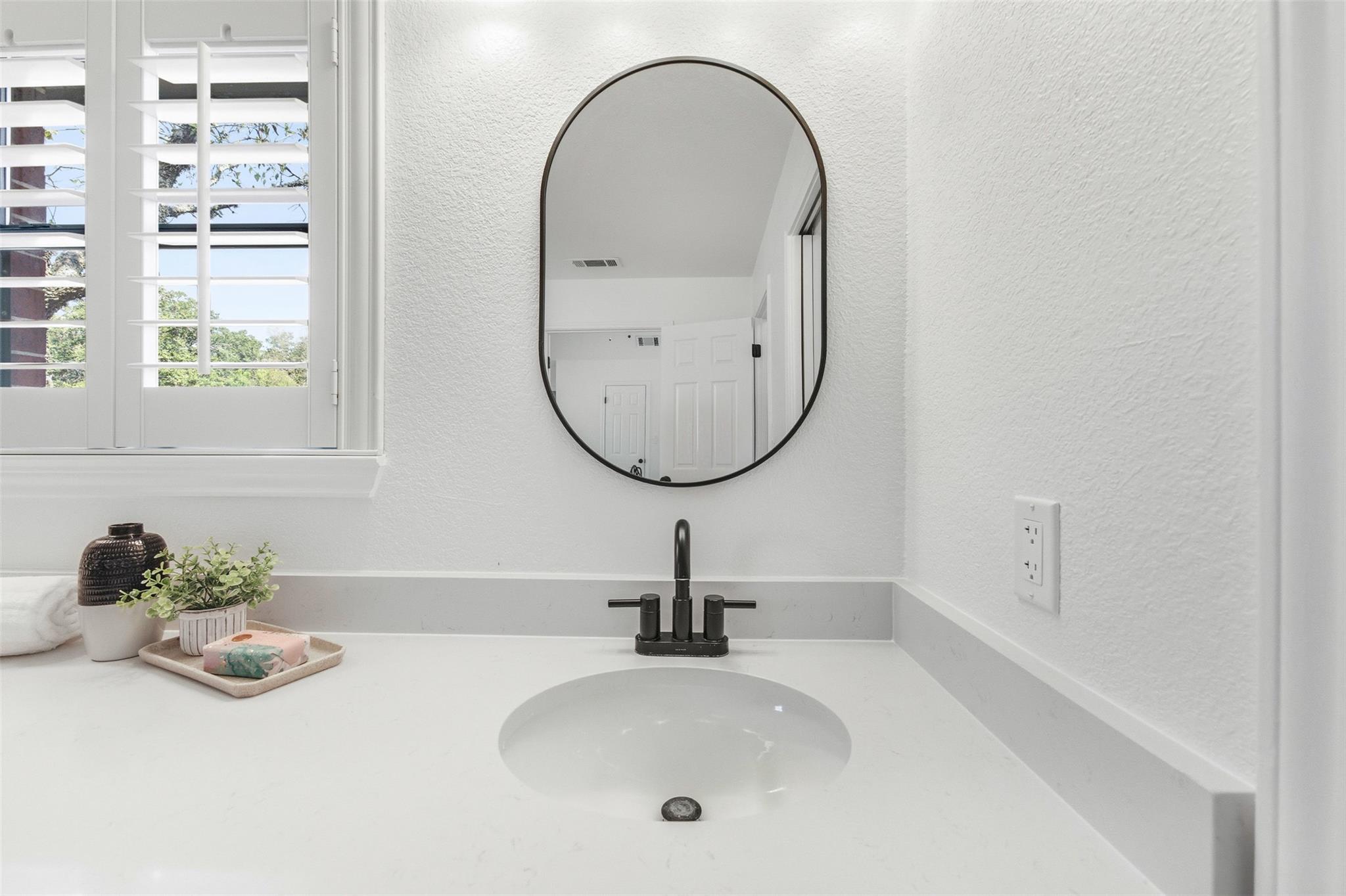 318 Hunter Rdg, San Marcos, TX 78666