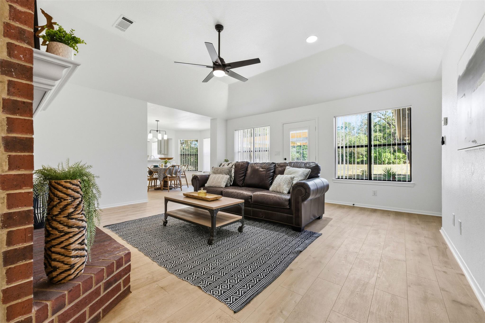 318 Hunter Rdg, San Marcos, TX 78666