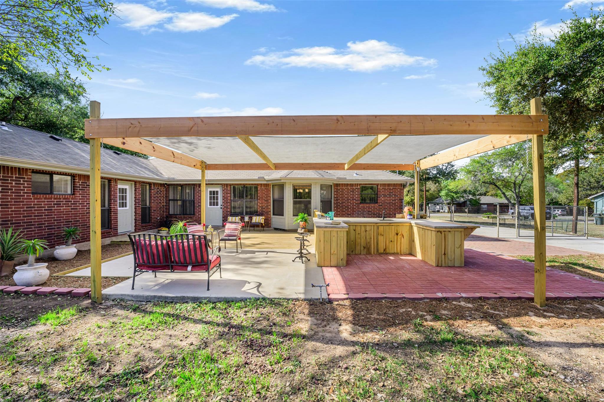 318 Hunter Rdg, San Marcos, TX 78666