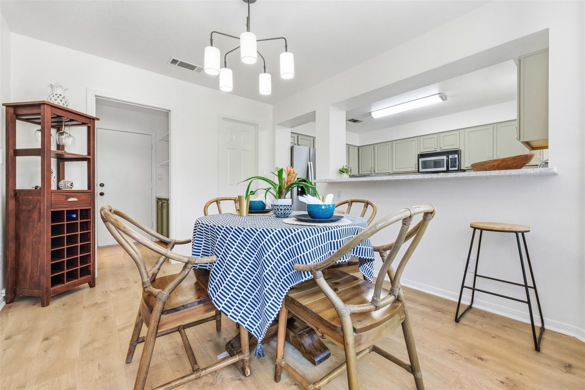 318 Hunter Rdg, San Marcos, TX 78666