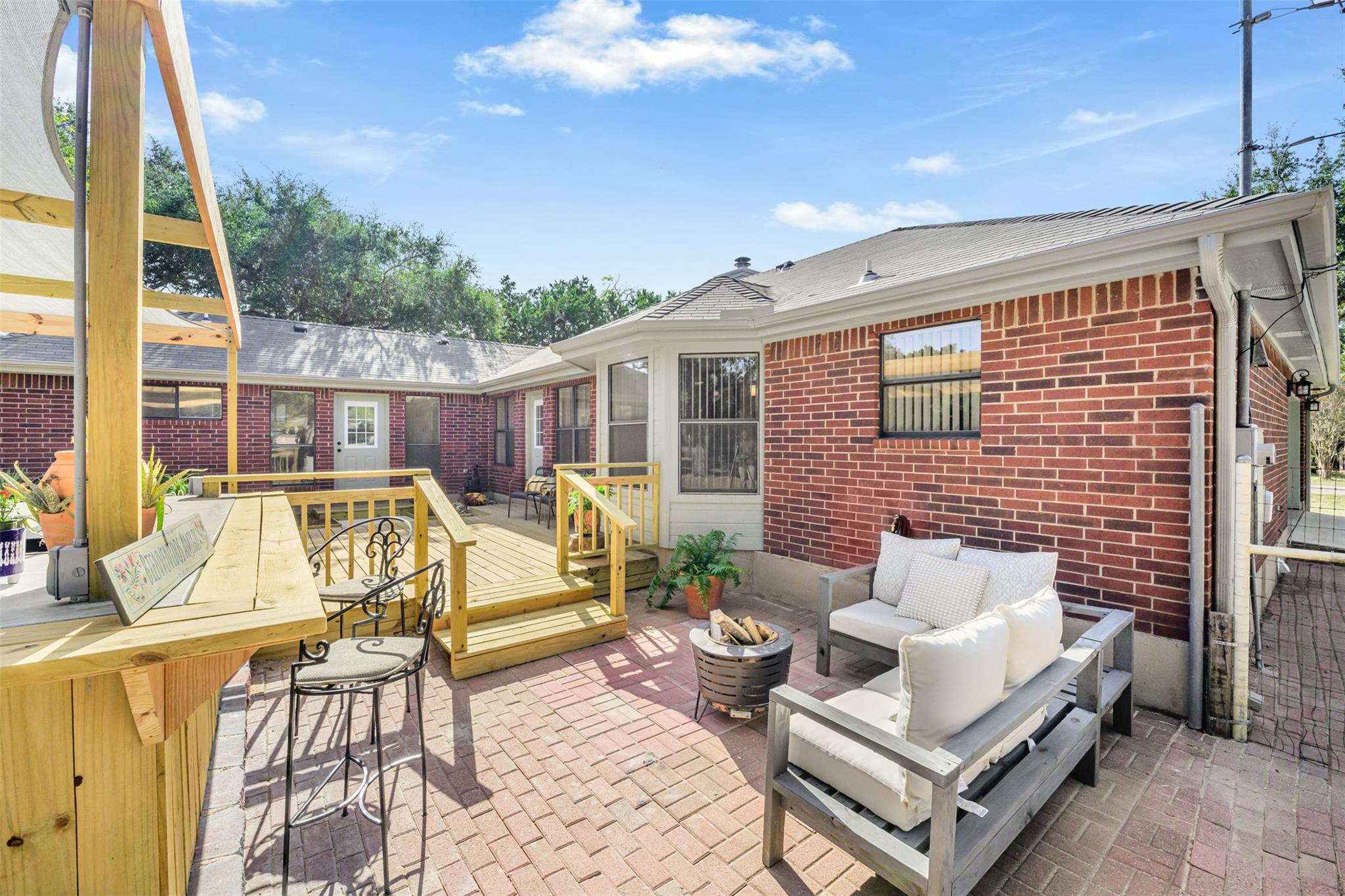 318 Hunter Rdg, San Marcos, TX 78666