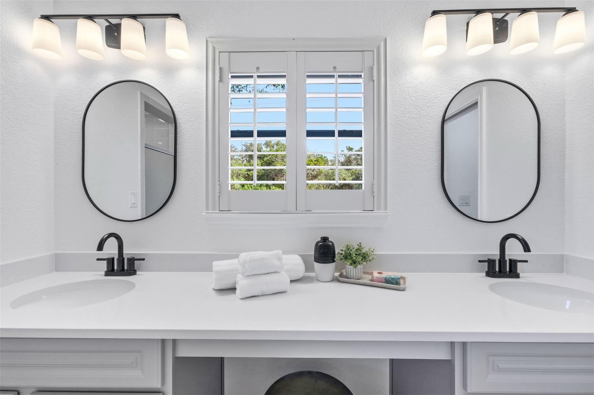 318 Hunter Rdg, San Marcos, TX 78666