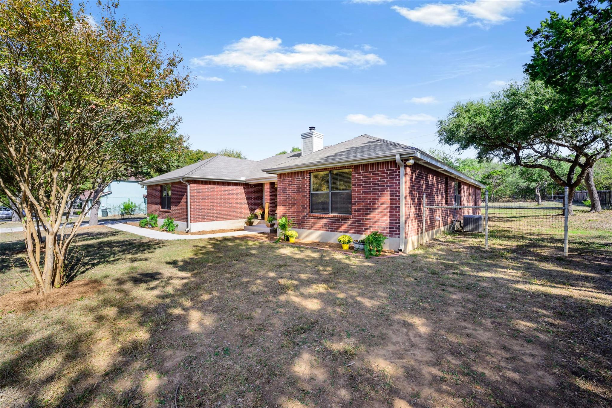 318 Hunter Rdg, San Marcos, TX 78666