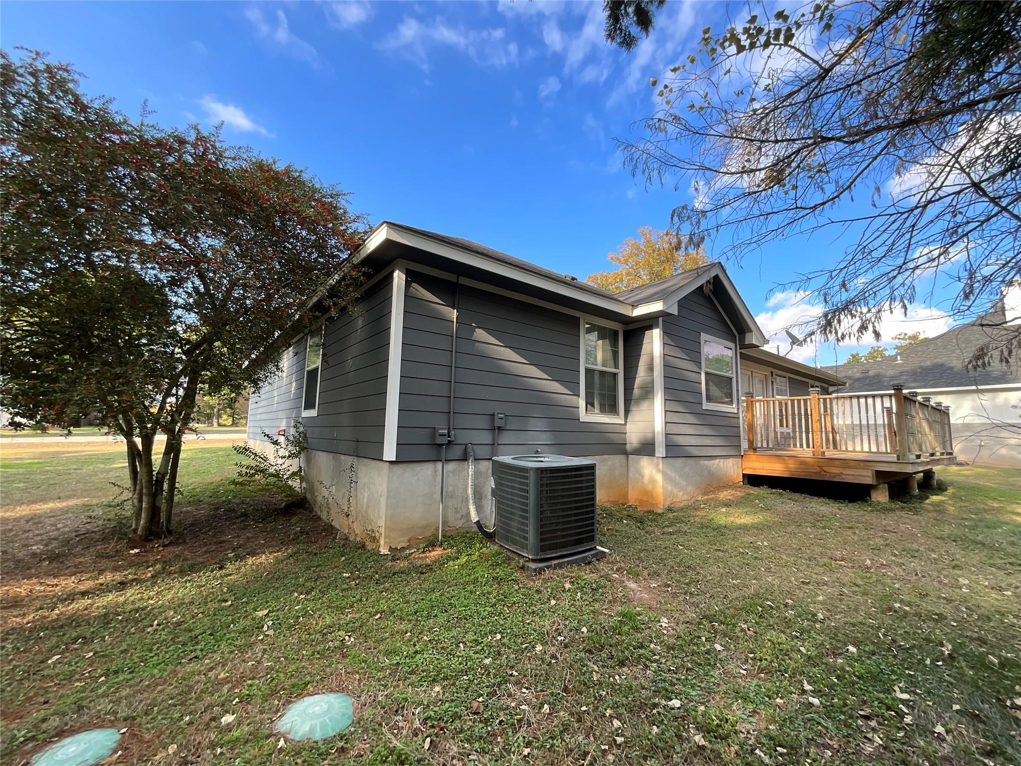 239 Old Firetower Rd, Bastrop, TX 78602