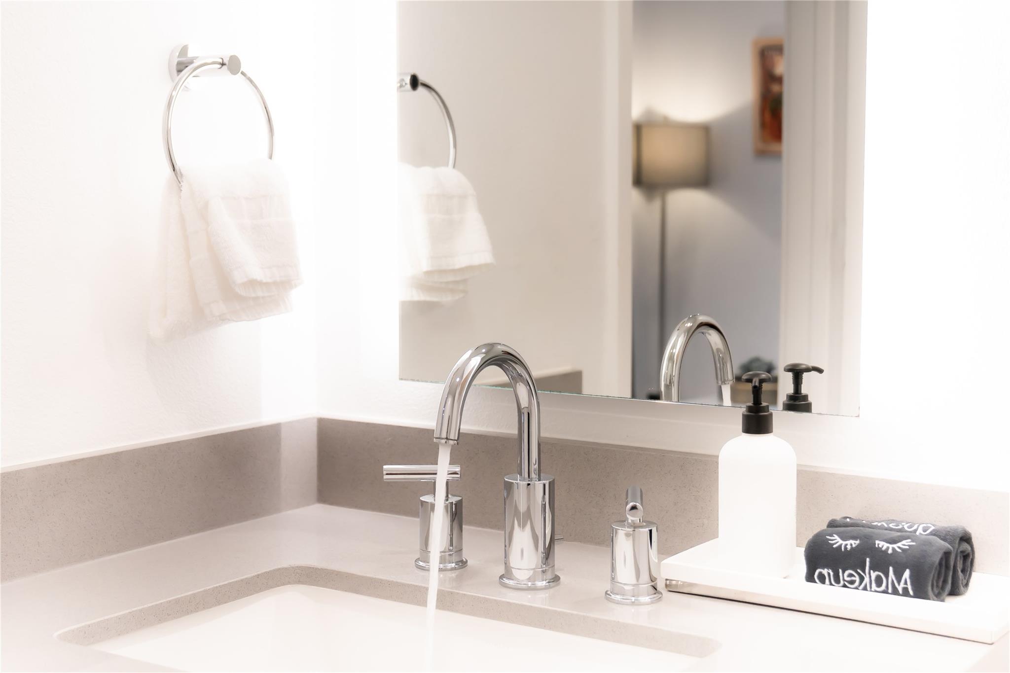 49 Navasota St # 102, Austin, TX 78702