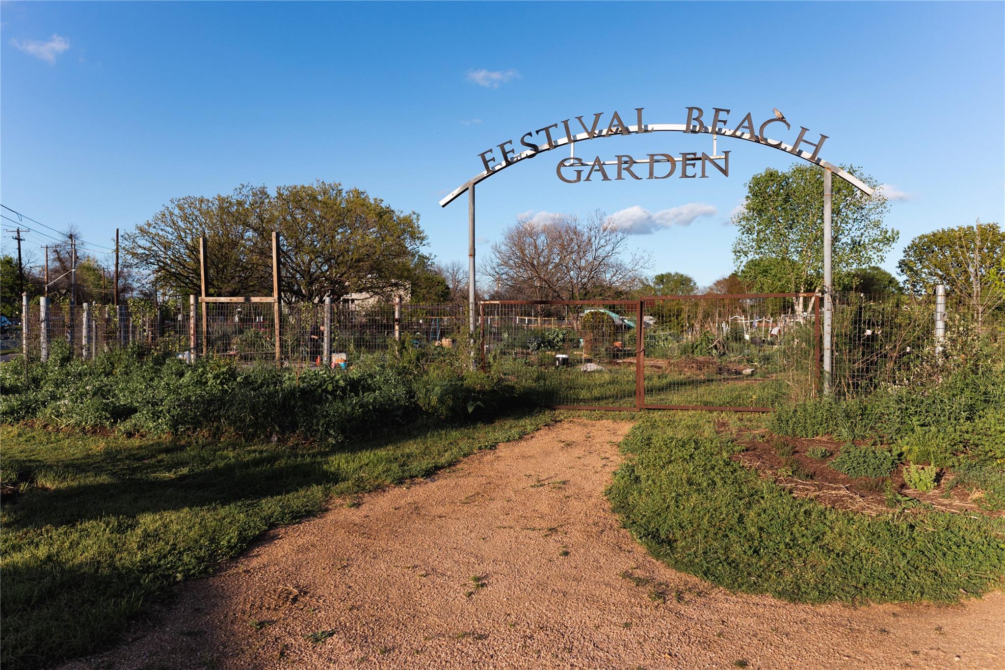 49 Navasota St # 102, Austin, TX 78702