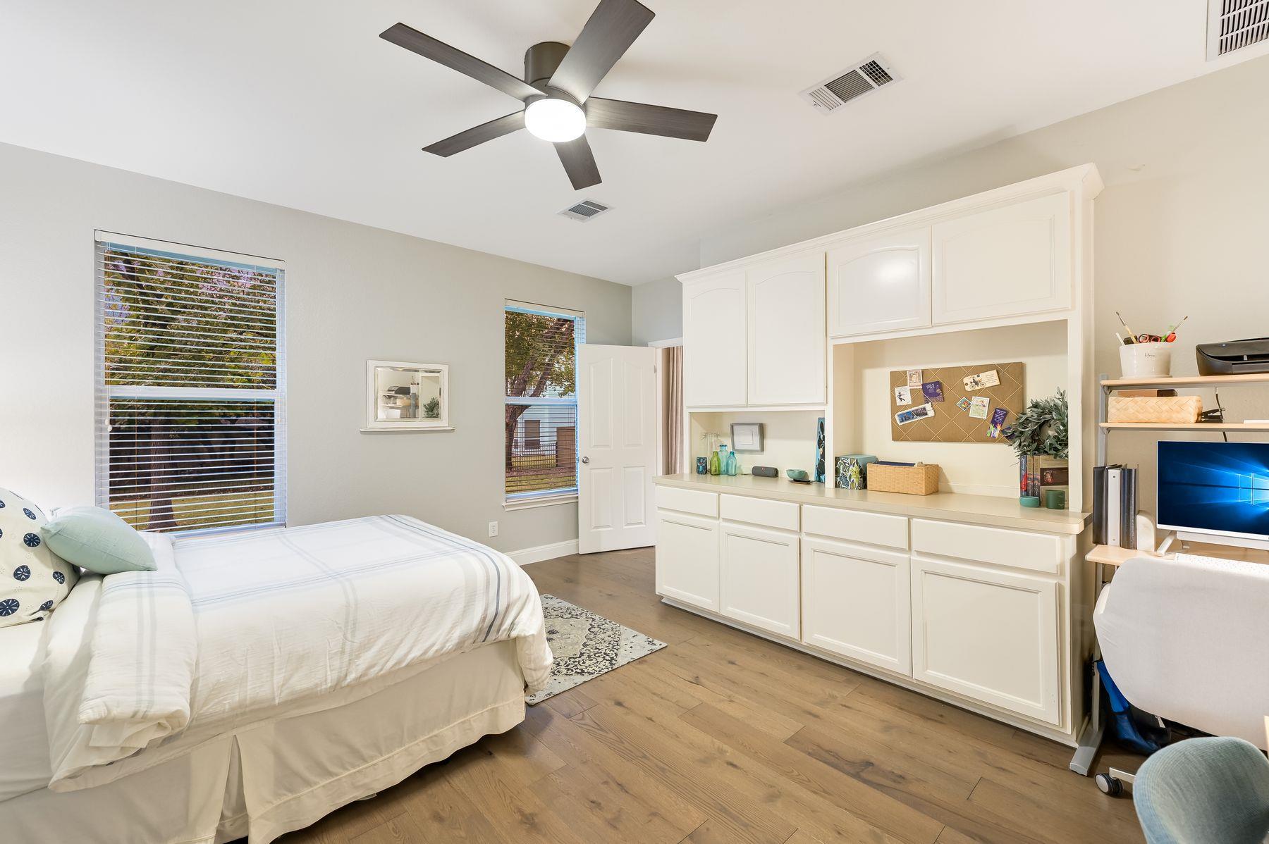 300 River Ridge Dr, Georgetown, TX 78628