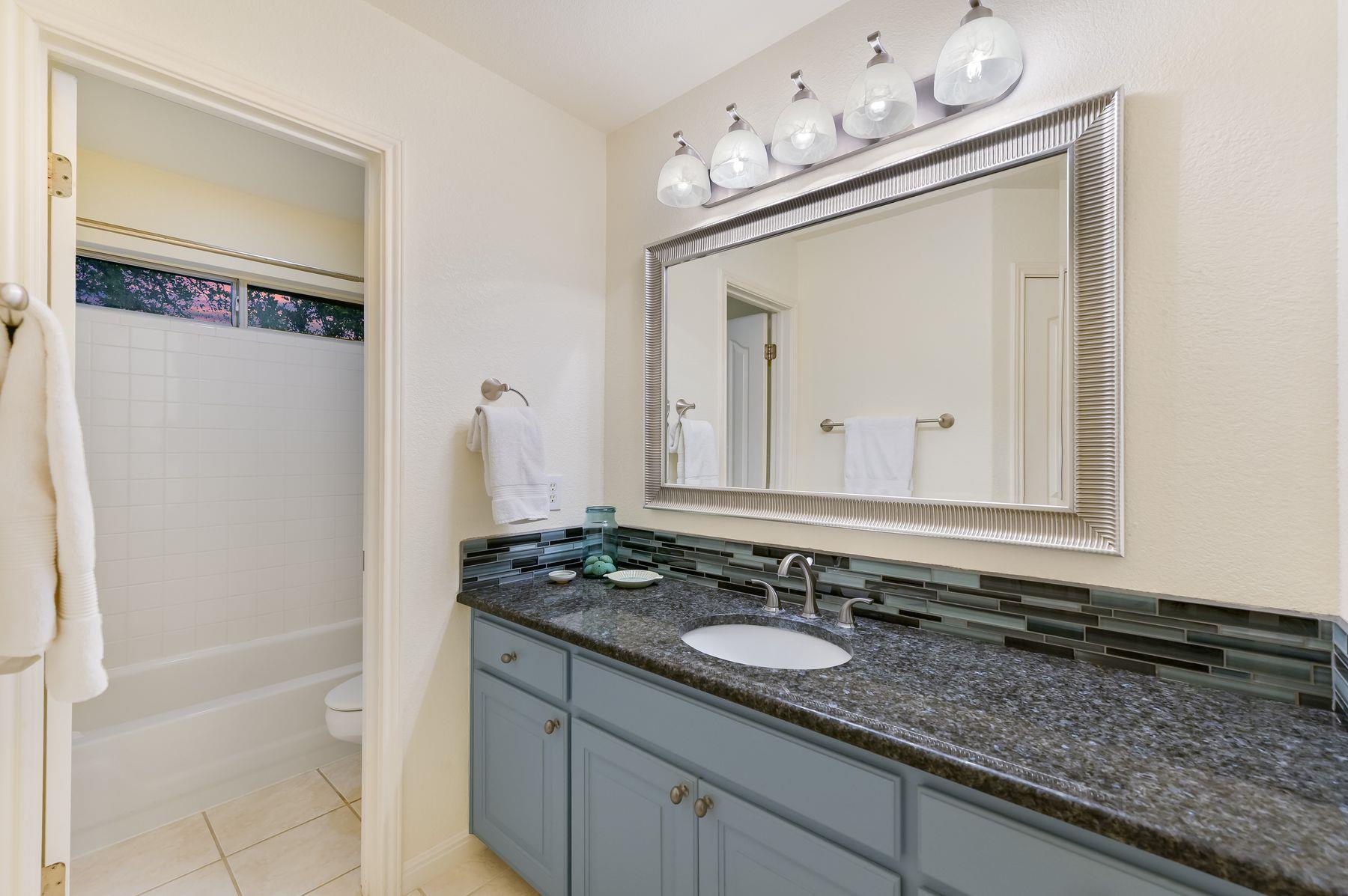 300 River Ridge Dr, Georgetown, TX 78628