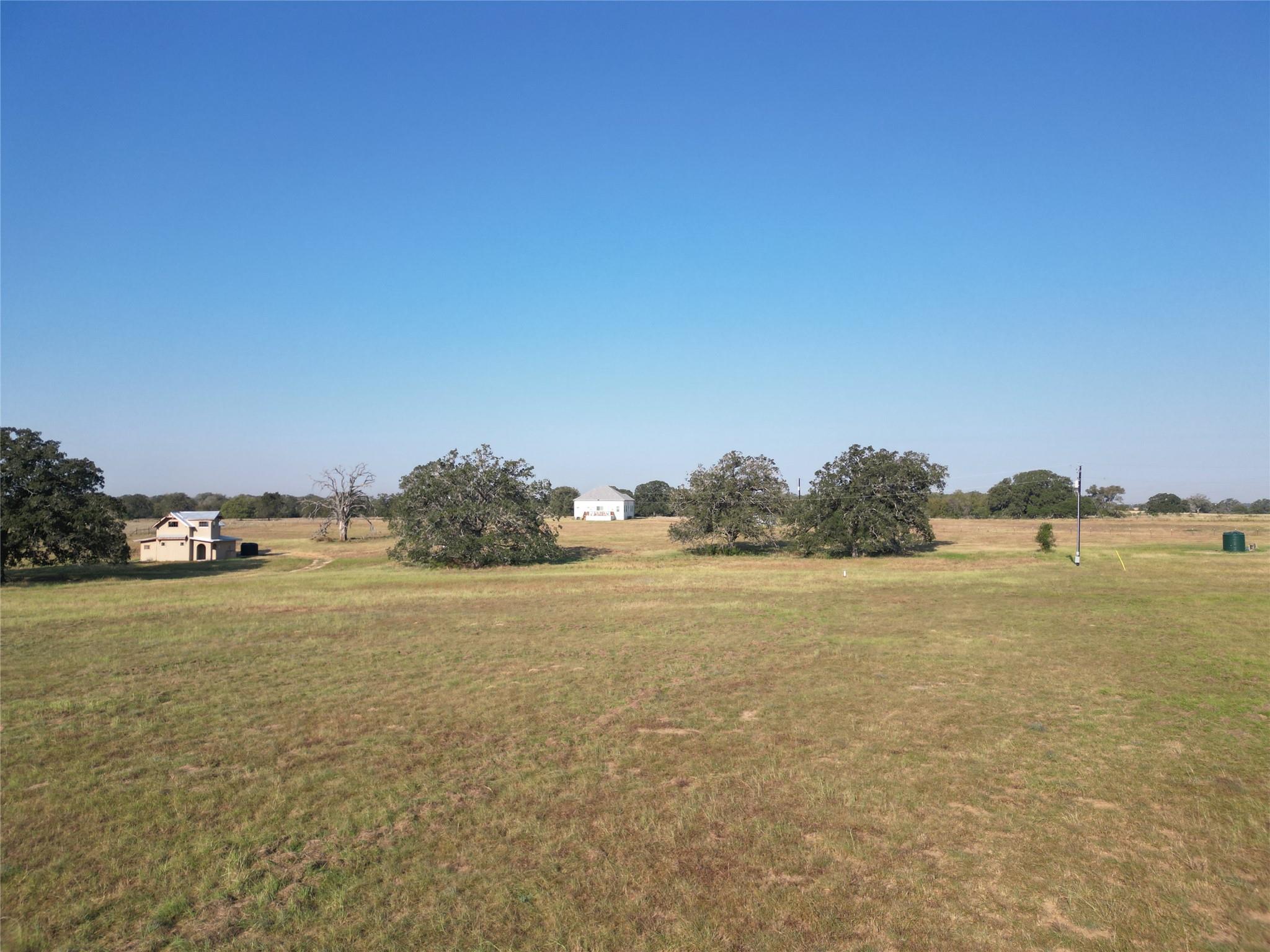 439 Arrow Ln, Luling, TX 78648