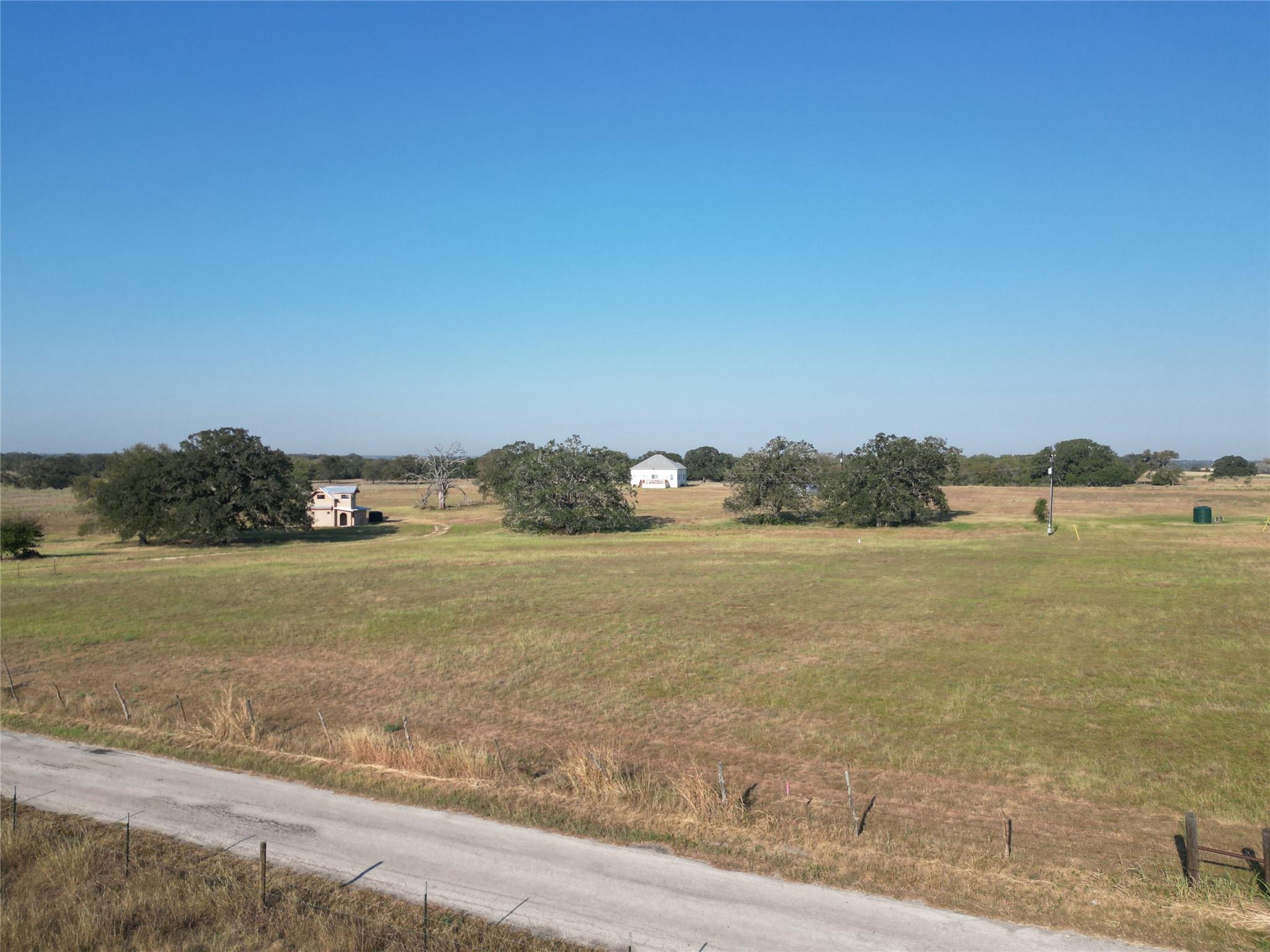 439 Arrow Ln, Luling, TX 78648
