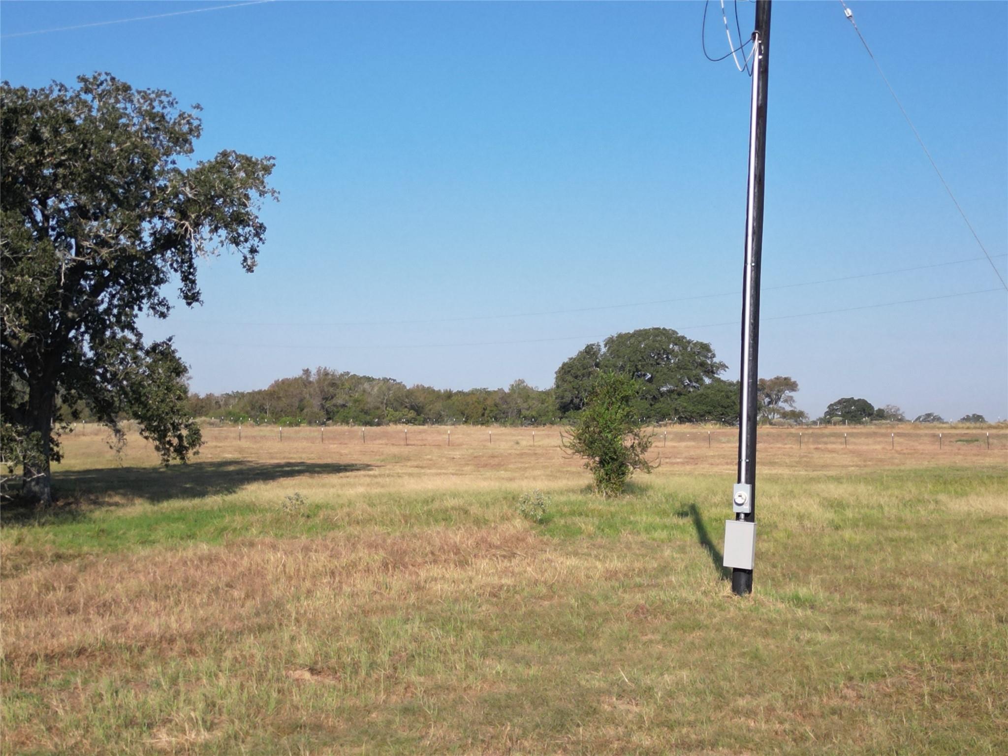 439 Arrow Ln, Luling, TX 78648