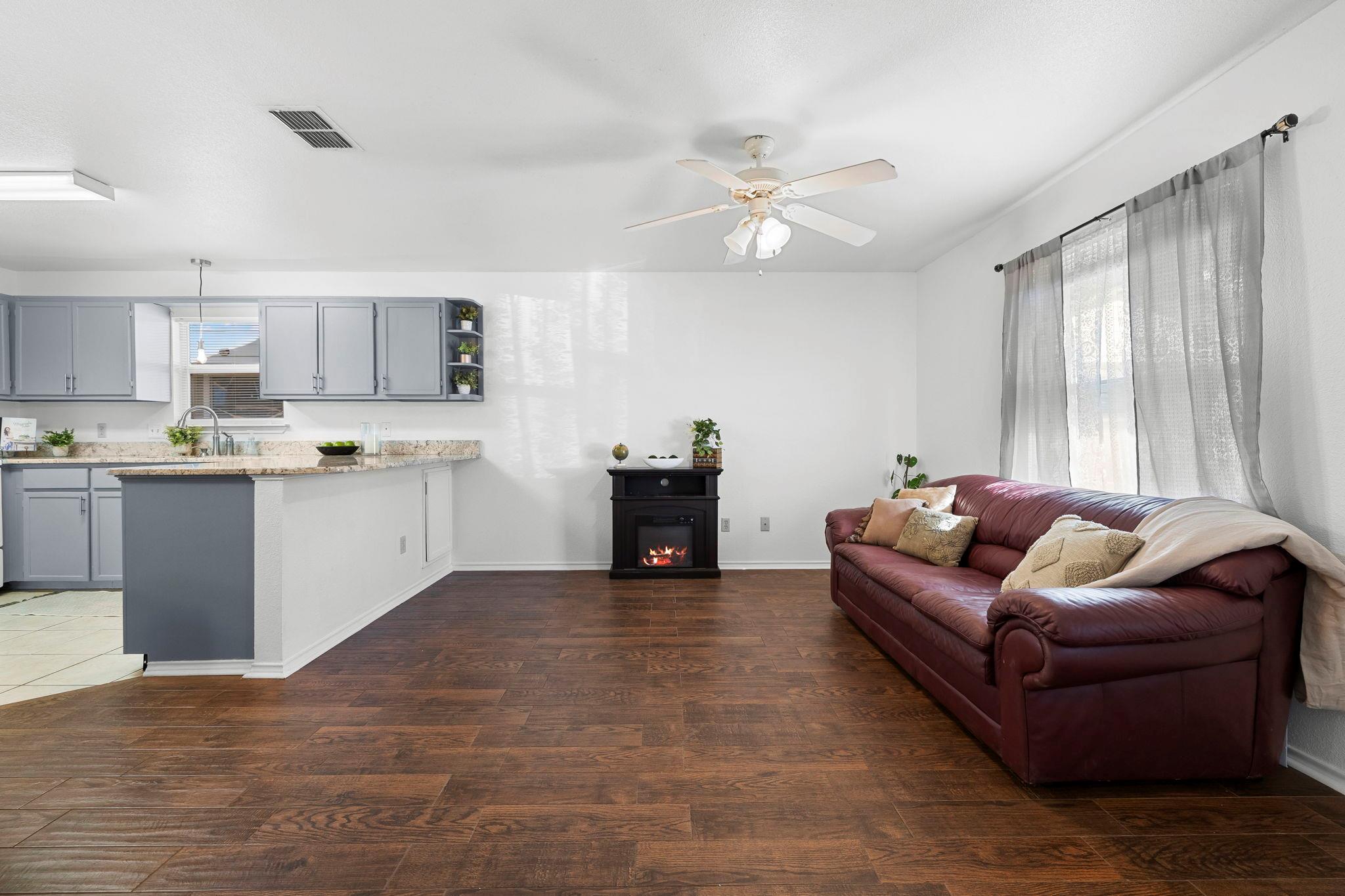 121 S Plant Ave Ave # APT 102, Boerne, TX 78006