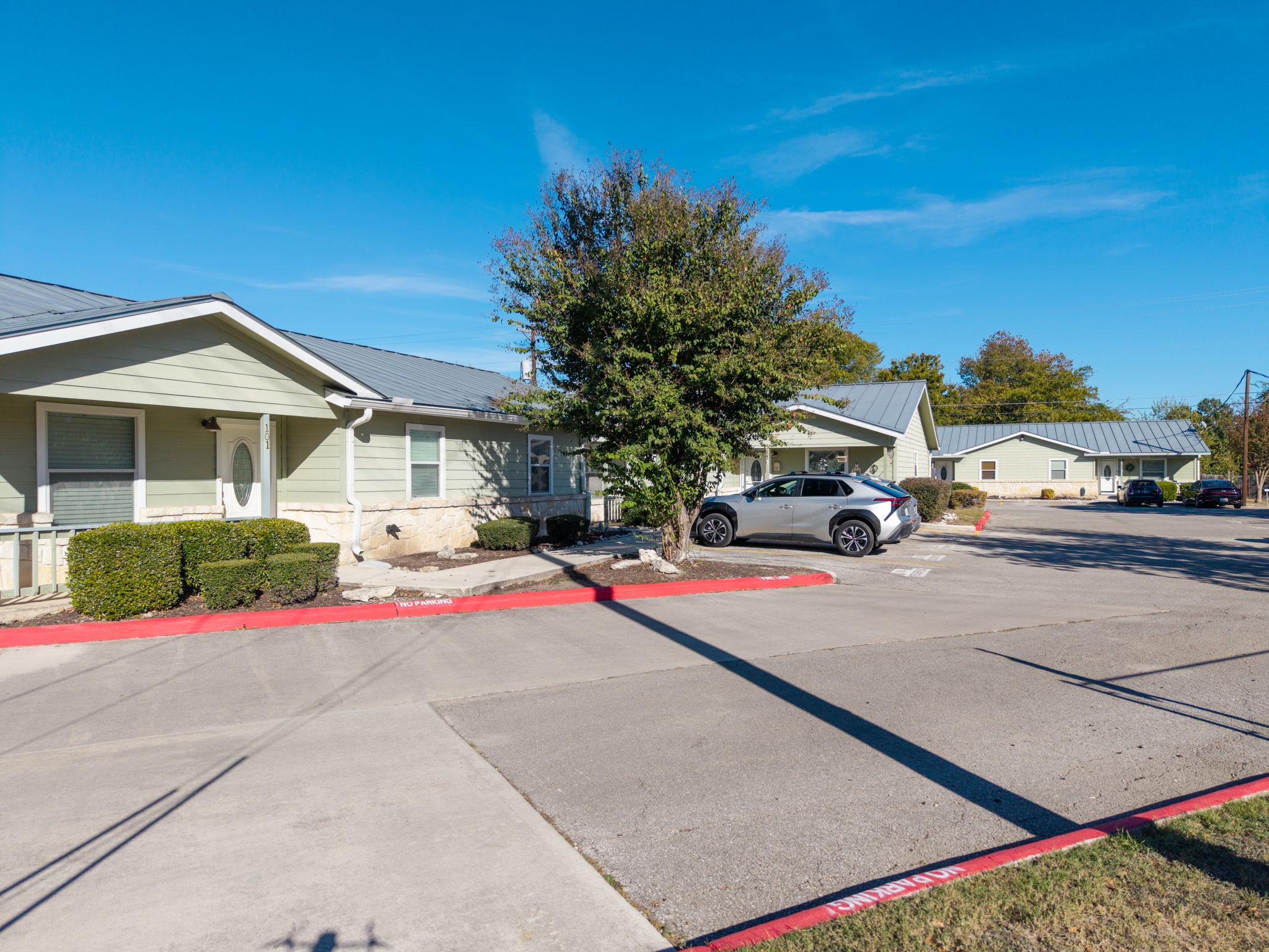 121 S Plant Ave Ave # APT 102, Boerne, TX 78006