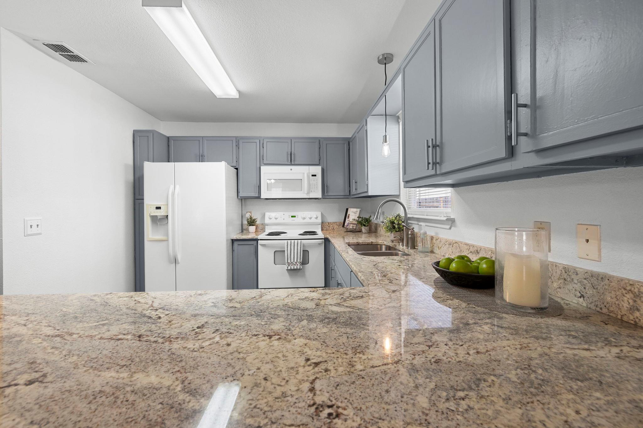 121 S Plant Ave Ave # APT 102, Boerne, TX 78006