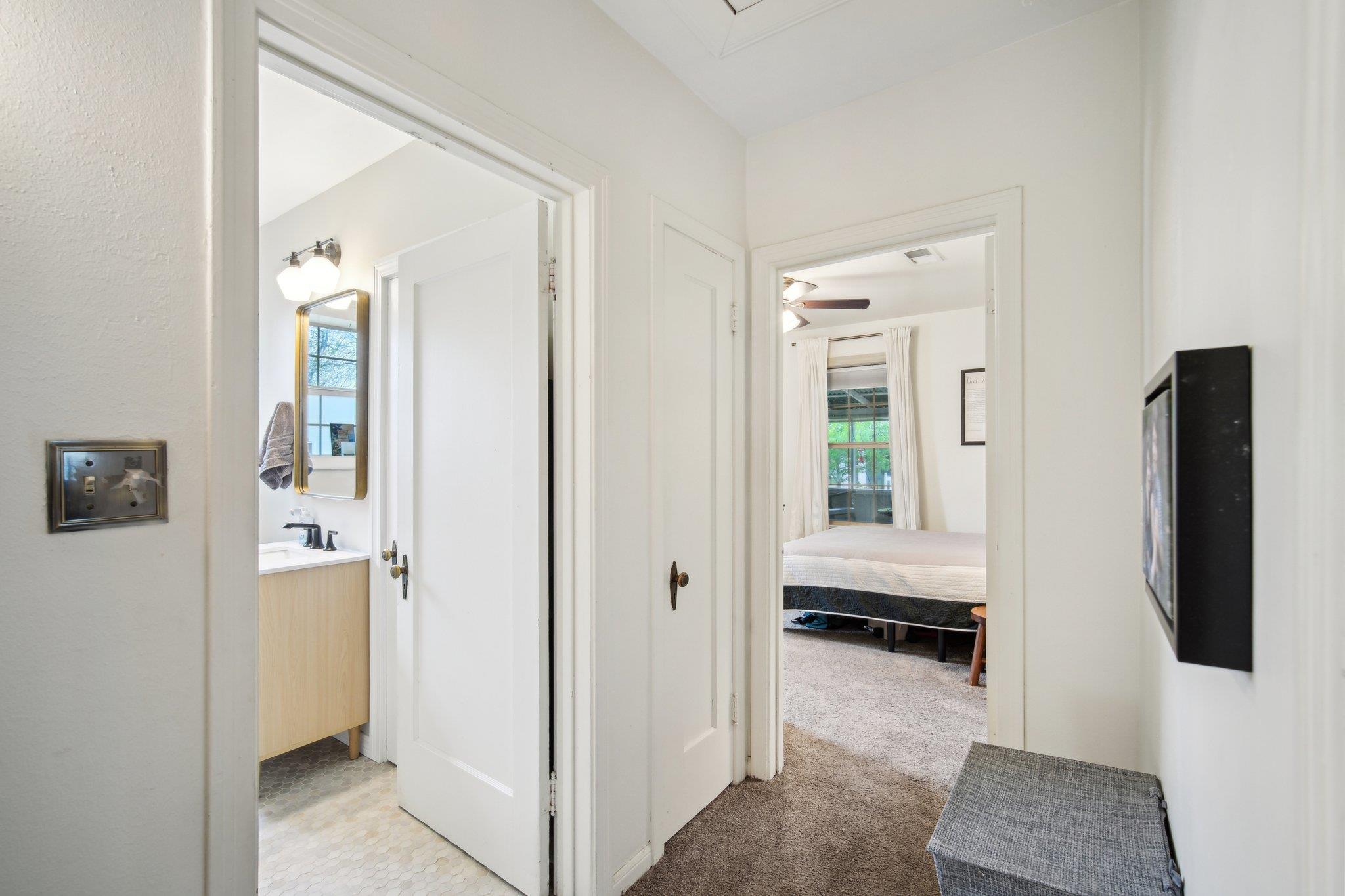 801 Bishop St, Smithville, TX 78957