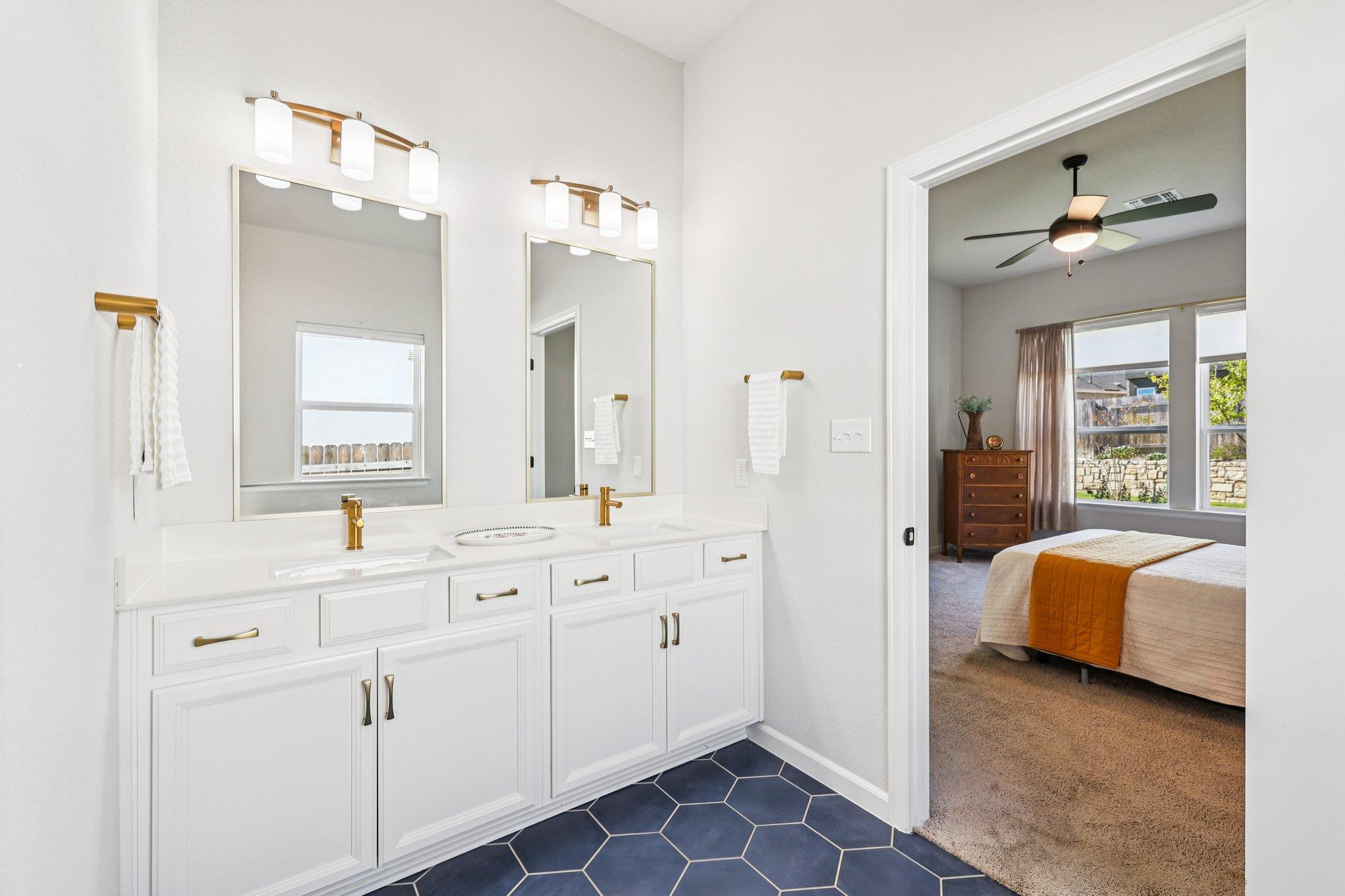 118 Cibolo Creek Loop, Bastrop, TX 78602