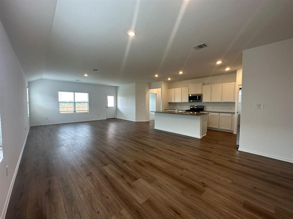 121 Seminole Dr, San Marcos, TX 78666