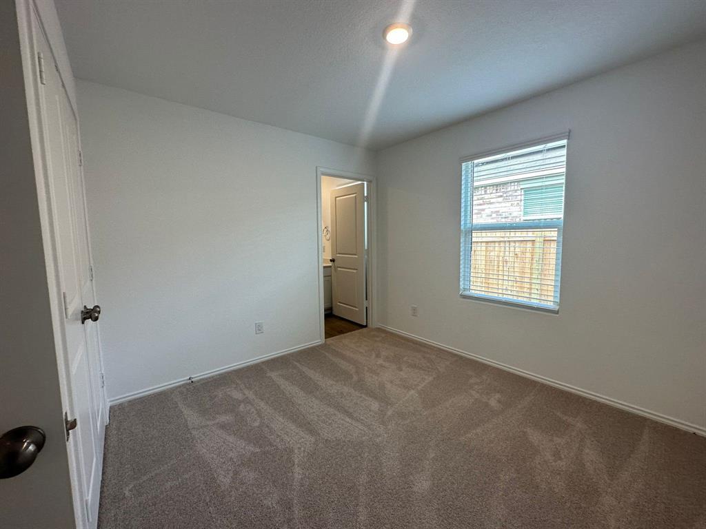 121 Seminole Dr, San Marcos, TX 78666