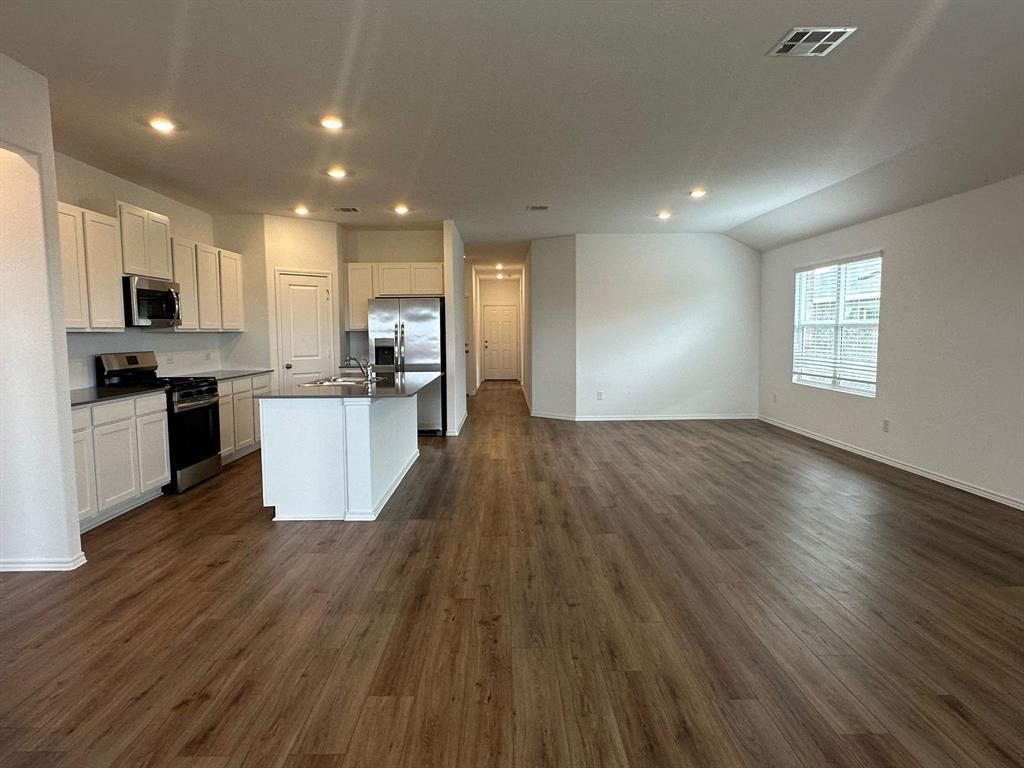 121 Seminole Dr, San Marcos, TX 78666