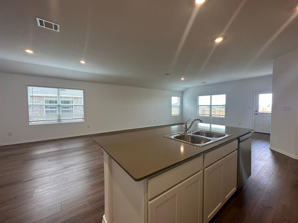 121 Seminole Dr, San Marcos, TX 78666