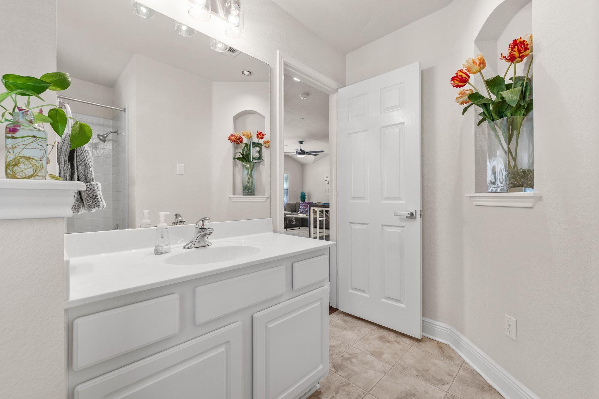 1900 Scofield Ridge Pkwy # 5901, Austin, TX 78727