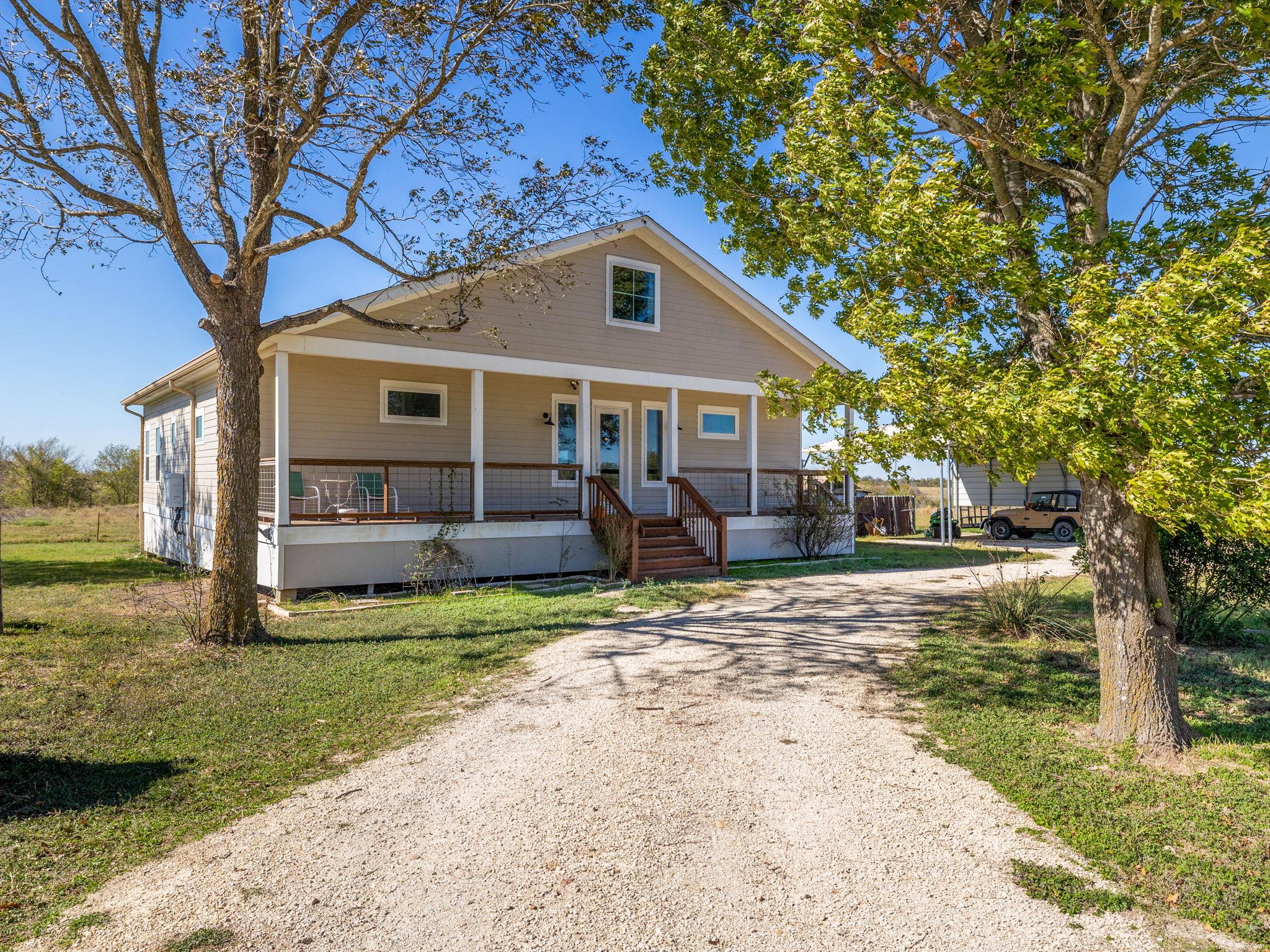 1150 County Road 432, Taylor, TX 76574