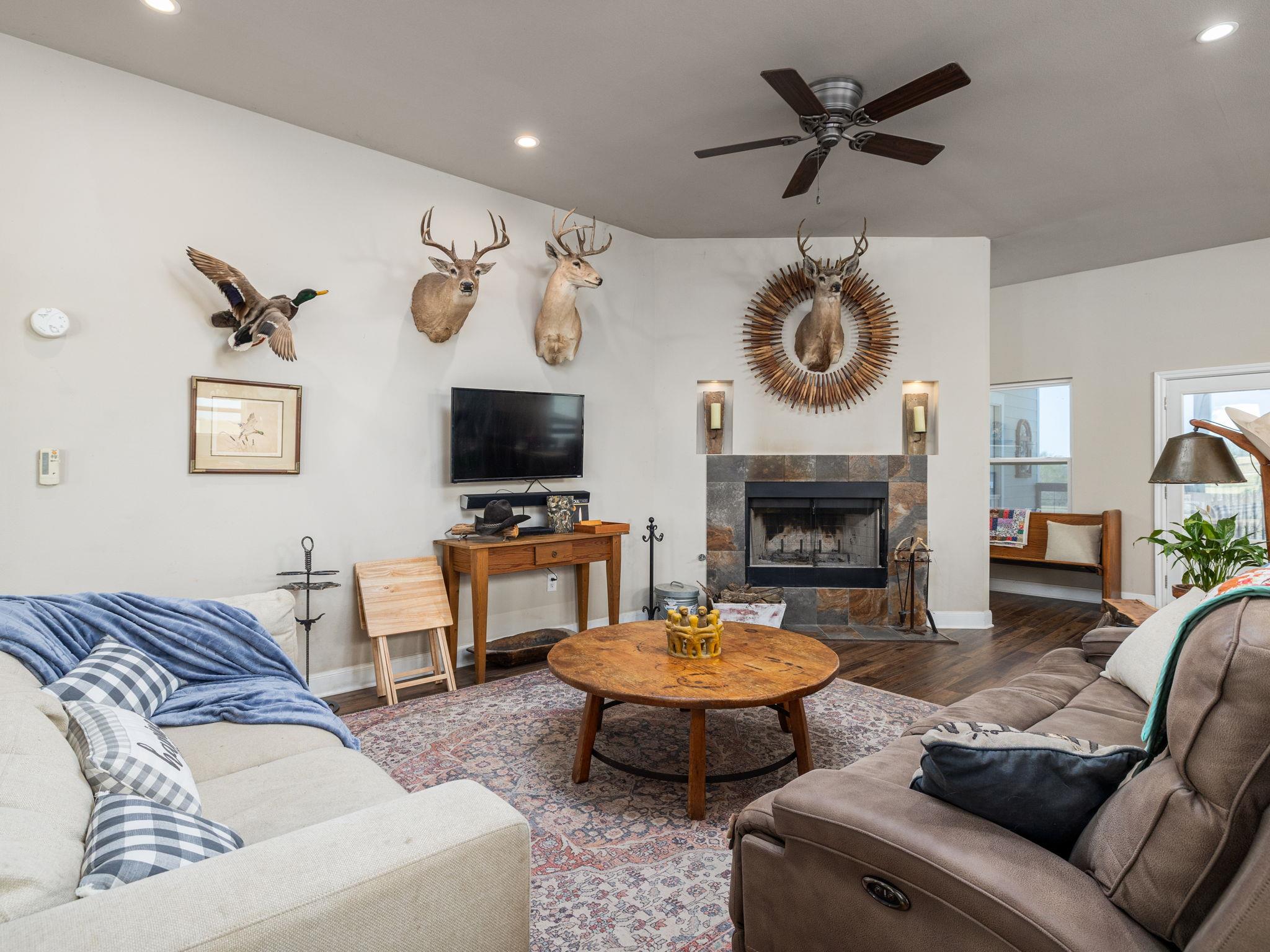 1150 County Road 432, Taylor, TX 76574