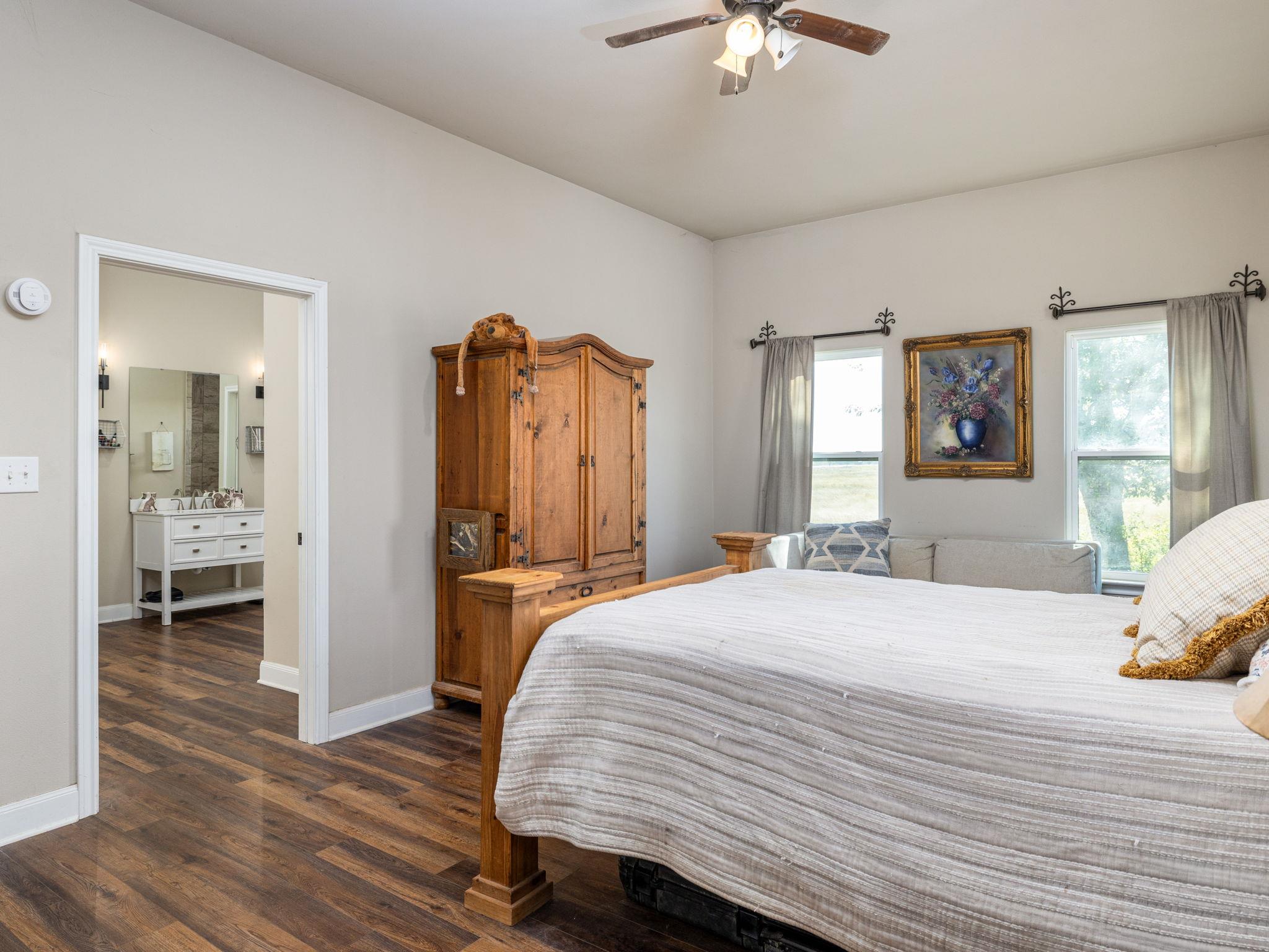 1150 County Road 432, Taylor, TX 76574