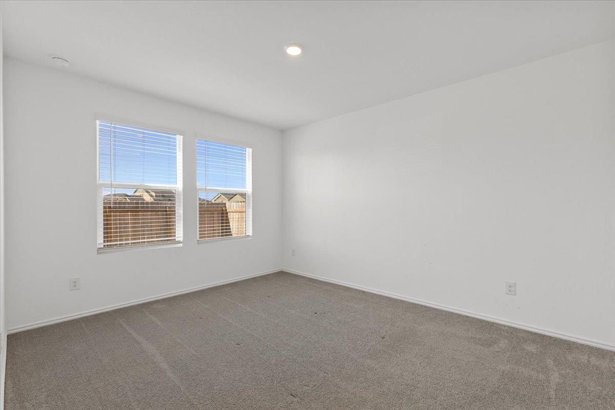 210 Chapel Beck Dr, Kyle, TX 78640