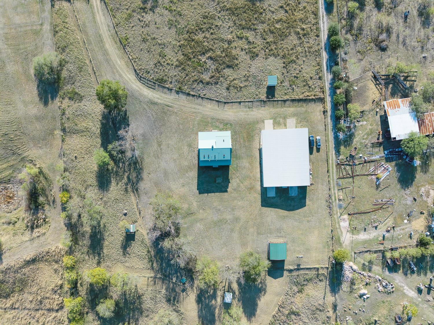 350 Hillview Rd, Dale, TX 78616