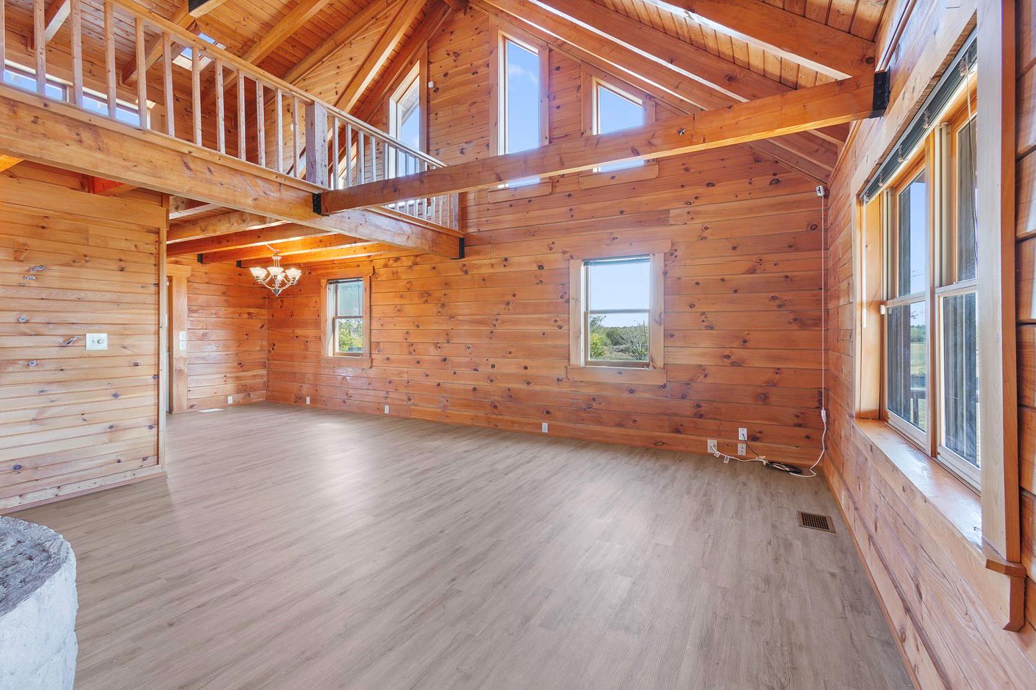 350 Hillview Rd, Dale, TX 78616