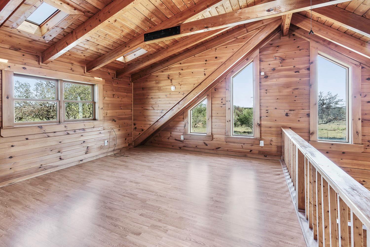 350 Hillview Rd, Dale, TX 78616