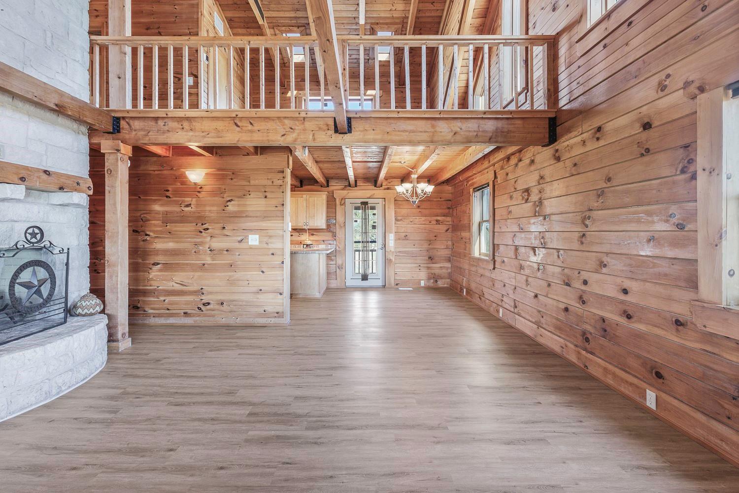 350 Hillview Rd, Dale, TX 78616