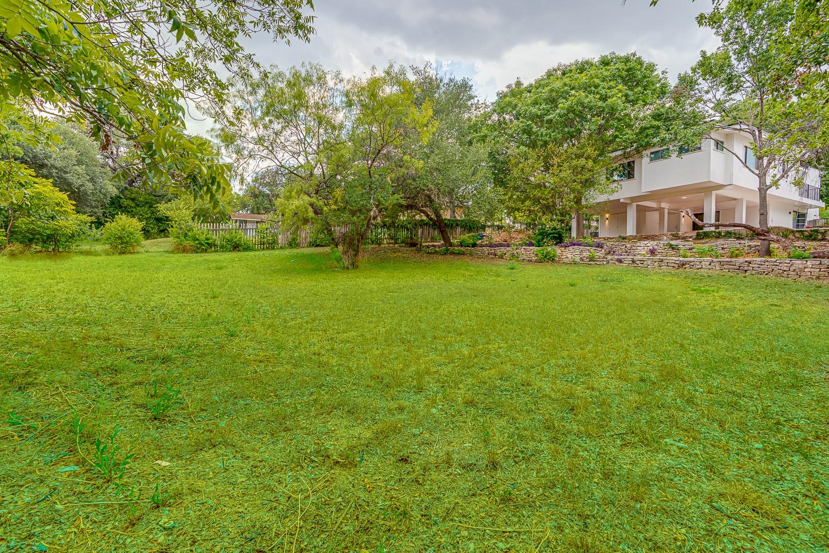 568 W Quill Dr, San Antonio, TX 78228