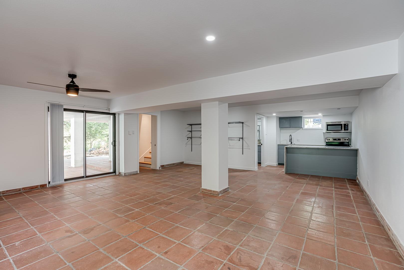 568 W Quill Dr, San Antonio, TX 78228